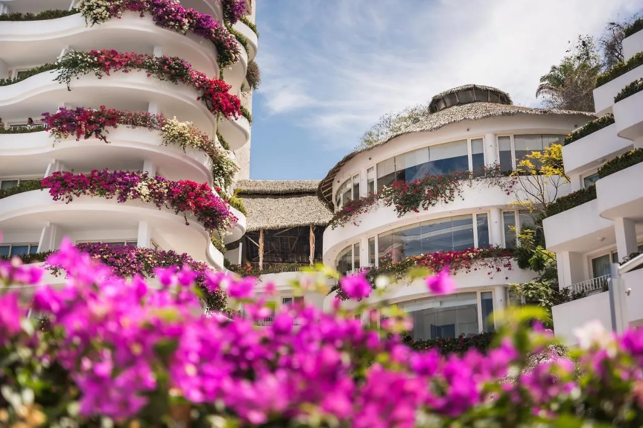 Отель Residences By Grand Miramar Пуэрто-Вальярта