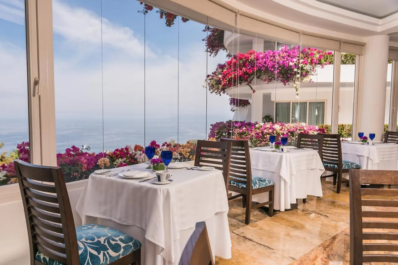 Residences By Grand Miramar Пуэрто-Вальярта 4*,